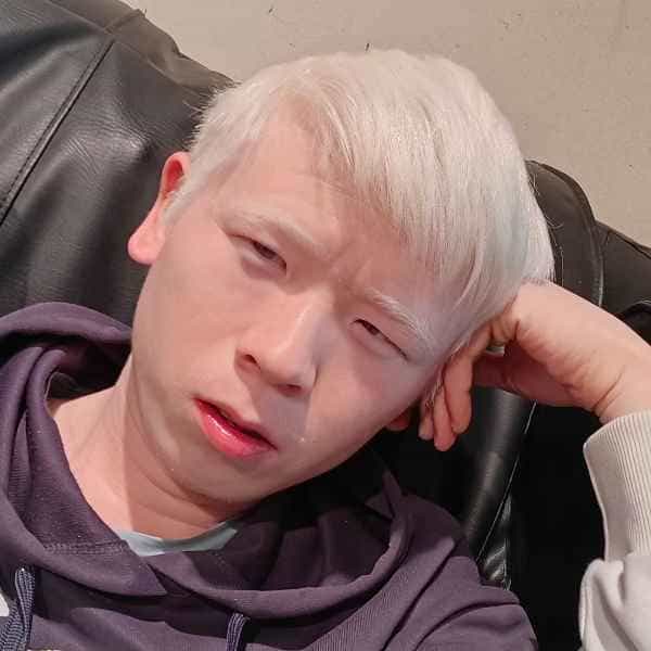 贵州31岁单身帅哥真诚找对象-伊春征婚相亲网