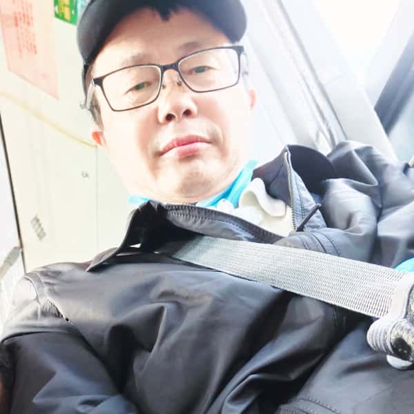 上海56岁单身帅哥真诚找对象-伊春征婚相亲网