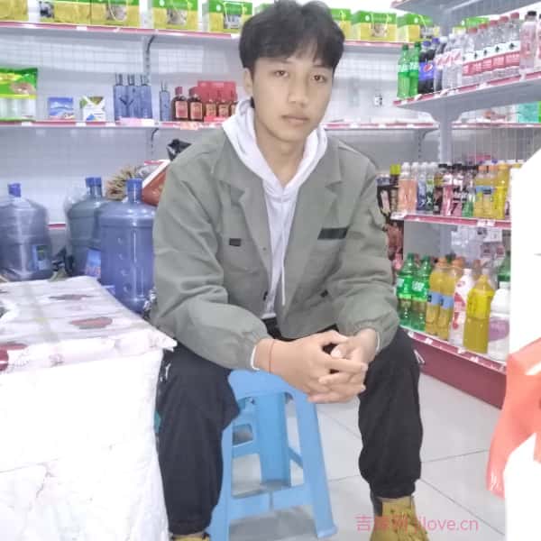 贵州22岁单身帅哥真诚找对象-伊春征婚相亲网
