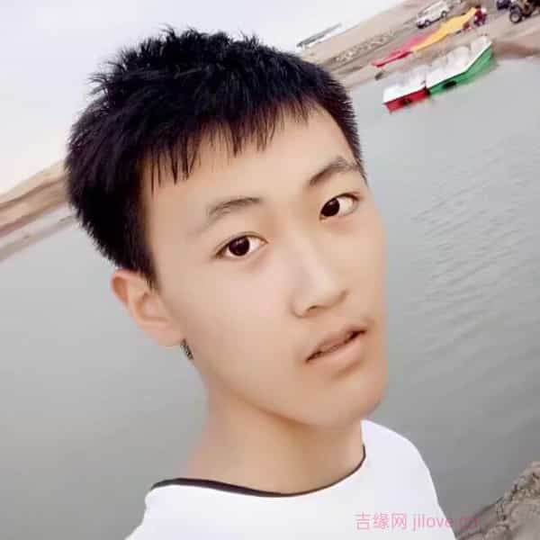 河南24岁单身帅哥真诚找对象-伊春征婚相亲网